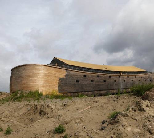 オランダ人がノアの箱舟をフルサイズで再現