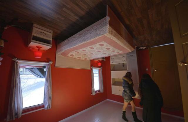 何これ凄い！全ロシア博覧センター内にある、上下反転した家の写真