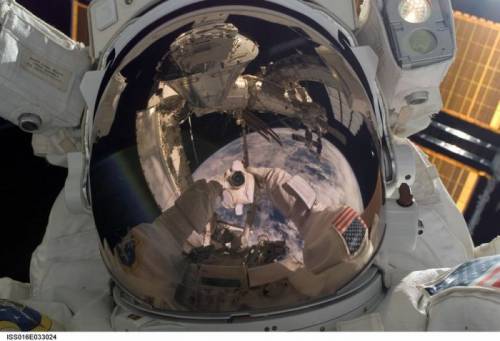 ロマンの宇宙とスペースシャトルの写真