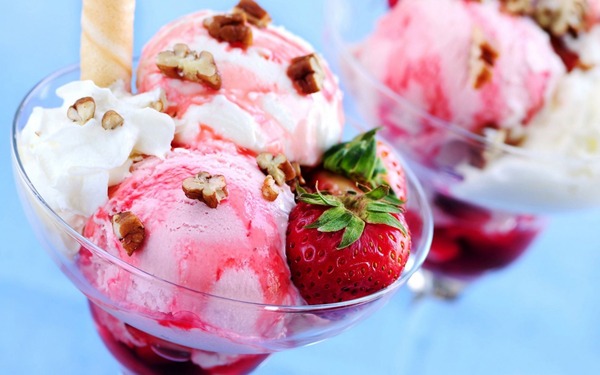 美味しそうなアイスクリームの写真