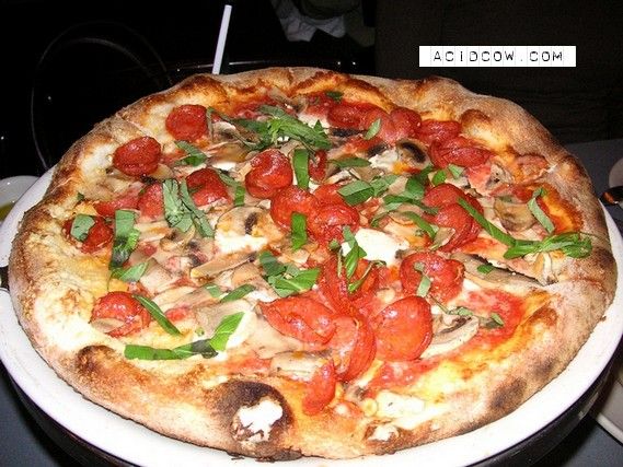 とにかく食べたくなる美味しそうなピザの写真