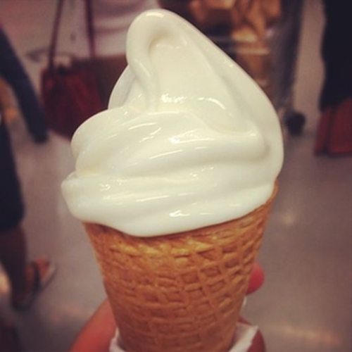 美味しそうで思わず食べたくなるアイスクリームの写真