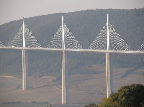 世界一高い橋フランスの「ミヨー橋」がカッコいい写真